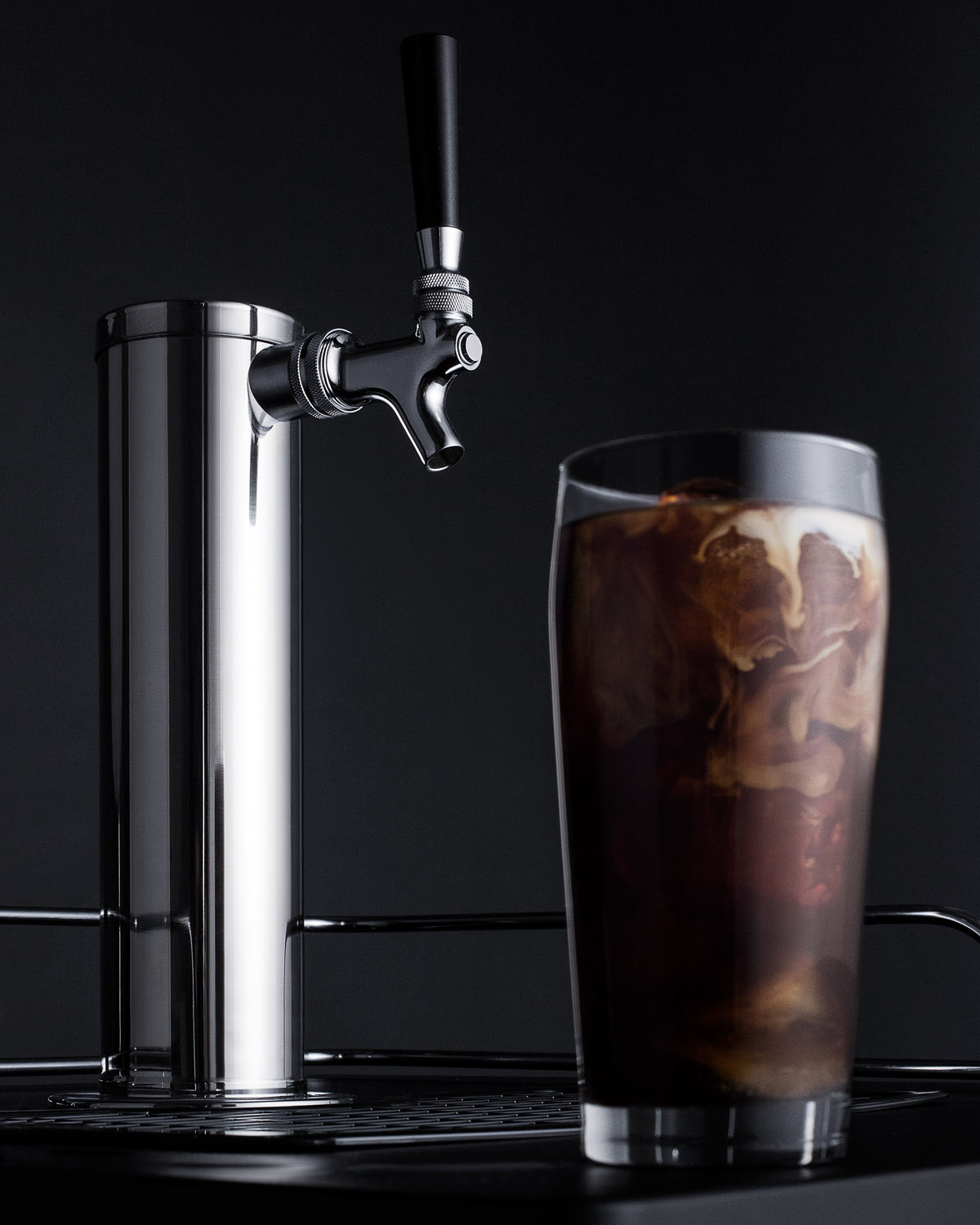 Cold brew coffee dispenser in black, with a complete stainless steel tap kit and nitrogen tank included